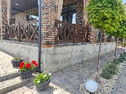 Мы приступили к утеплению и отделке цоколя частного дома декоративной штукатуркой мраморная крошка