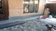 Выполнено утепление, дюбелирование, установлены усиливающие уголки. Ведутся армировочные работы