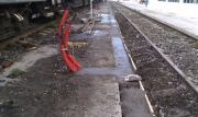 Перед нами стояла задача: вырезать траншею в бетонном дорожном покрытии между железнодорожными путями. После укладки коммуникаций, траншею залили бетоном