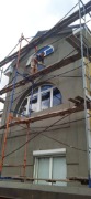 Ведутся армировочные работы по фасаду частного дома<br />
