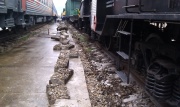 Перед нами стояла задача: вырезать траншею в бетонном дорожном покрытии между железнодорожными путями