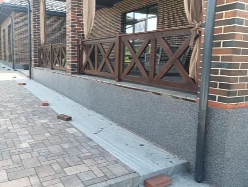 Отделка цоколя мраморной крошкой в х. Камышеваха