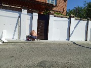 Отделка забора в процессе