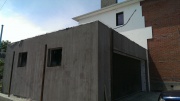 Фасад частного домовладения, пристроенного к нему гаража - утеплим пенопластом, заармируем, произведем декоративную отделку стен.<br />

