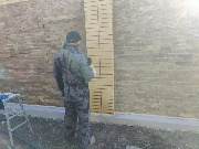 Нанесение состава глубокого проникновения, который создает невидимый гидрофобный барьер Нанесение состава глубокого проникновения, который создает невидимый гидрофобный барьер