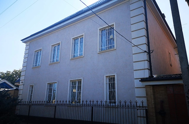 Покраска и обновление фасада дома