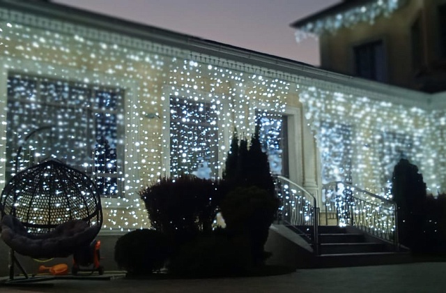 Новогоднее украшение фасадов зданий – Ростов-на-Дону